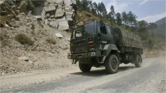 J&K: లోయలో పడిన ఆర్మీ వెహికల్...ఐదుగురు జవాన్లు మృతి