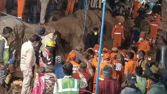 RJ:బోర్‌‌వెల్‌లో పది రోజులు ఉన్న పాప..రెస్క్యూ చేసిన తర్వాత మృతి