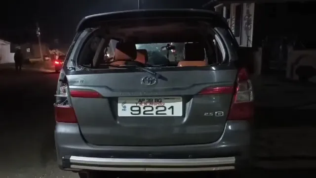 Insta Love: ఇన్‌స్టా ప్రేమ.. దాడిలో కార్లు ధ్వంసం
