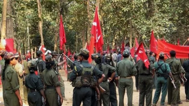 Maoists: కాల్పులు వద్దు లొంగిపోతాం అంటున్న మావోయిస్టులు