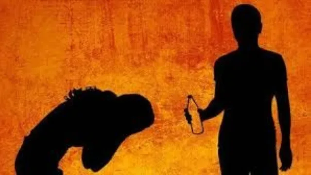 HYD: హైదరాబాద్ లో దారుణం..హోలీ పేరుతో యాసిడ్ దాడి
