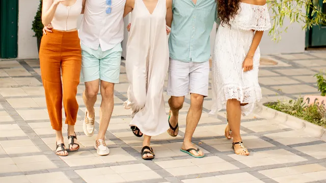 Sandals: ఇంట్లో చెప్పులు వేసుకోవడం మంచిదేనా?
