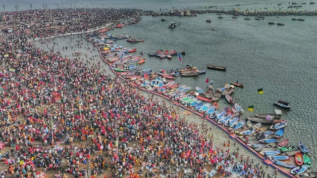 Kumbh Mela: మరో తొమ్మిదే రోజులే ఉన్నా..ఏ మాత్రం తగ్గని  జనం...రైల్వేశాఖ అలర్ట్‌!