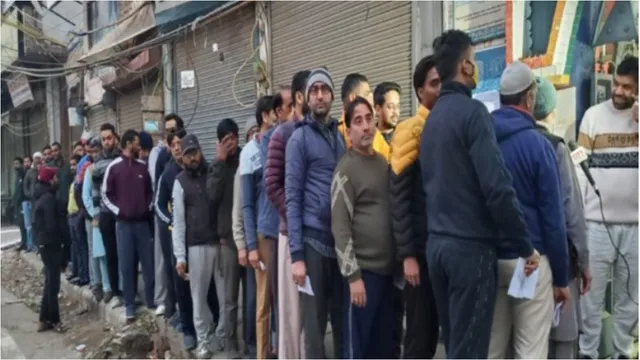 Delhi: మొదటి రెండు గంటల్లో 8శాతం పోలింగ్..ఓటేసిన ప్రముఖులు
