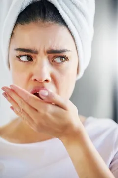 నోరు కంపు కొడుతుందా? ఇవి తీసుకోండి