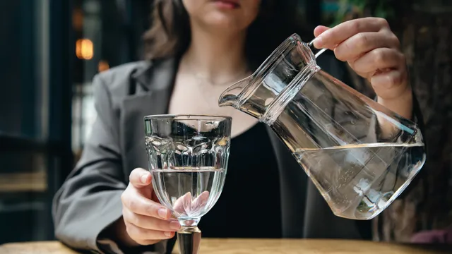 Drinking Water: స్త్రీల కంటే పురుషులు ఎక్కువ నీళ్లు తాగాలా?