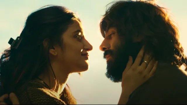 Aashiqui 3:  బ్లాక్ బస్టర్ ఫ్రాంచైజీతో శ్రీలీల బాలీవుడ్ ఎంట్రీ.. టీజర్ అదిరింది! చూశారా