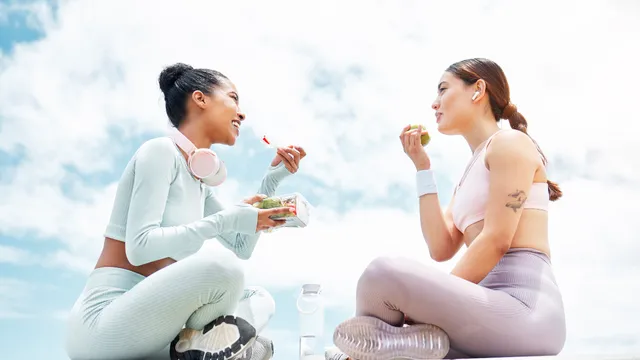Yoga Vs Food: యోగాకు ముందు, తర్వాత ఏం తినాలి.. నిపుణులు ఏమంటున్నారు?