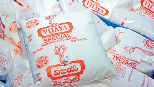 Telangana: విజయ డెయిరీ పాలు వాడేవారికి అలర్ట్.. చైర్మన్ షాకింగ్ ప్రకటన!