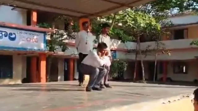 గుంజీలు తీసిన హెడ్ మాస్టర్.. మెచ్చుకున్న మంత్రి లోకేష్