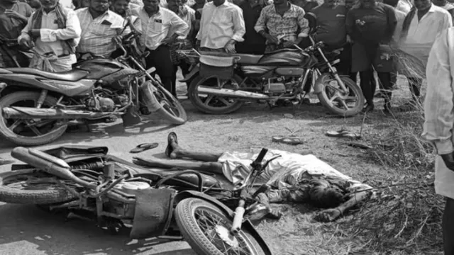 Ap Crime:  కర్నూలులో దారుణ హత్య. వేట కొడవళ్లతో వెంబడించి.. షాకింగ్ వీడియో!