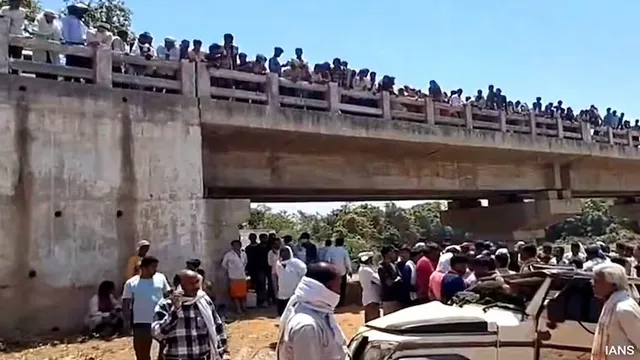 Madhya Pradesh : ఘోర రోడ్డు ప్రమాదం..ఒకే ఫ్యామిలీలో ఎనిమిది మంది మృతి!