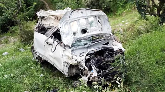 Himachal Pradesh Accident : పెళ్లింట తీవ్ర విషాదం.. కారు లోయలో పడి ఐదుగురి మృతి
