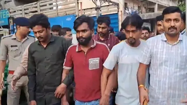 BIG BREAKING  : గుజరాత్‌లో 550 మంది బంగ్లాదేశీయులు అరెస్టు!