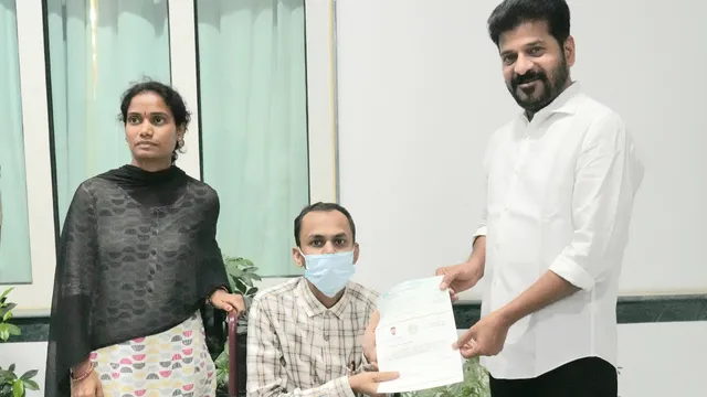 TG News: క్యాన్సర్ బాధిత కుటుంబానికి అండ‌గా సీఎం రేవంత్.. రూ.12ల‌క్షలు అంద‌జేత‌!