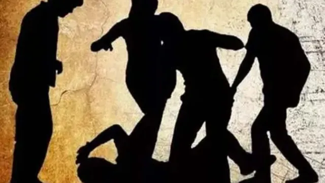 HYD Crime News: హైదరాబాద్‌లో దారుణం.. గొంతుకోసి పొట్టలో పొడిచి కిరాతకంగా