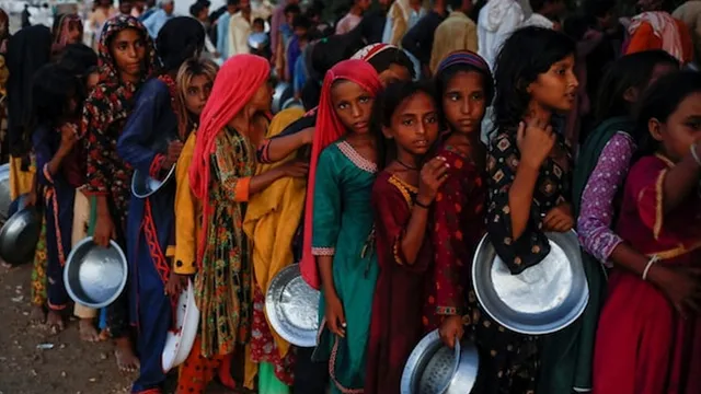 Pakistan Food Shortage: ఆకలితో అలమటిస్తున్న పాకిస్తాన్.. 11 మిలియన్ల మందికి ఆహార కొరత!