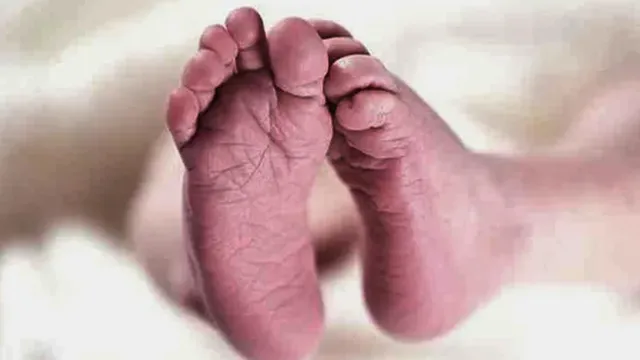 Mumbai Crime : ఏం మనిషివిరా.. రెండున్నరేళ్ల చిన్నారిపై అత్యాచారం..లవర్⁬కు సపోర్ట్ చేసిన తల్లి!