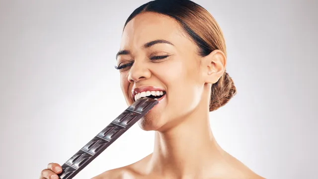 Dark Chocolate: పీరియడ్స్ సమయంలో డార్క్ చాక్లెట్ తినడం ఎందుకు ప్రయోజనకరం?