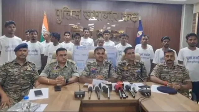 Maoist: మావోయిస్టు పార్టీకి మరో బిగ్ షాక్.. 18 మం ది PLGA సభ్యులు లొంగుబాటు!
