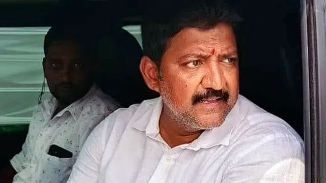 Vallabhaneni Vamsi : వల్లభనేని వంశీకి అస్వస్థత.. ఆసుపత్రికి తరలింపు!