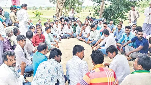 Liquor Ban: మద్యం తాగితే లక్ష జరిమానా, ఏడు చెప్పు దెబ్బలు