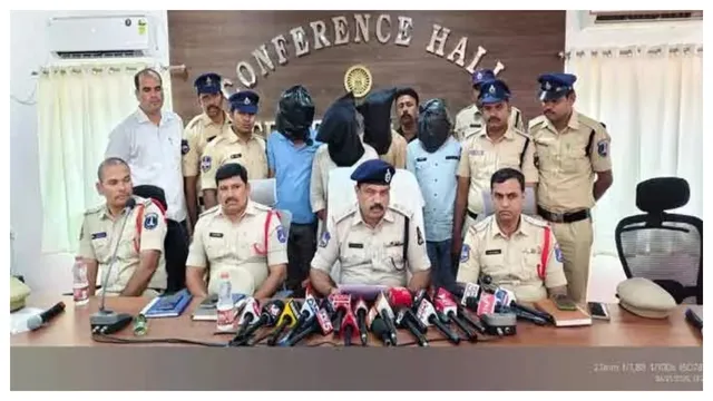 TG Crime :  బొమ్మ పిస్టల్ తో బెదిరించి దోపిడీ...500 సీసీ కెమెరాలు శోధించి...తీగలాగితే..