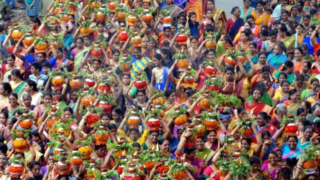 Telangana: నేటి నుంచి తెలంగాణ బోనాలు..!