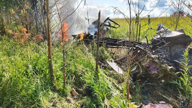 Plane Crash: మరో ఘోరం.. విమానం కూలి నలుగురు దుర్మరణం