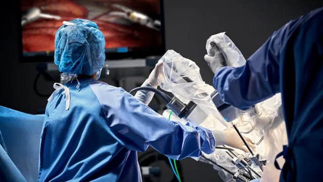 Satellite Surgery: వైద్య రంగంలో సంచలనం.. శాటిలైట్ సాయంతో 5,000 కిలోమీటర్ల దూరం నుంచి సర్జరీ