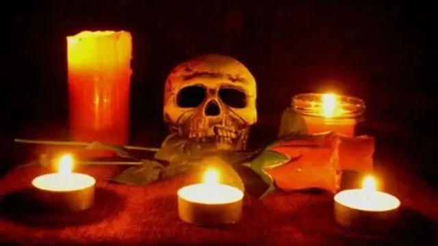 Black Magic: బట్టలు లేకుండా భార్య, అత్తతో క్షుద్రపూజలు.. ఫొటోలు తీసి తర్వాత ఏం చేశాడంటే..?