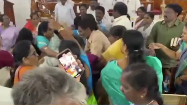 Narasapuram Pastors : యేసయ్య ముందే పొట్టు పొట్టు తన్నుకున్న పాస్టర్లు!