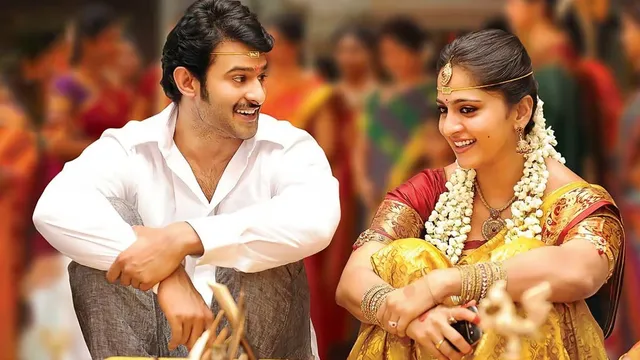 Anushka Shetty :  ప్రభాస్ ఫ్యాన్స్ కు బిగ్ షాక్..  నా ఫస్ట్ లవ్ అతడితోనే: అనుష్క ఓపెన్