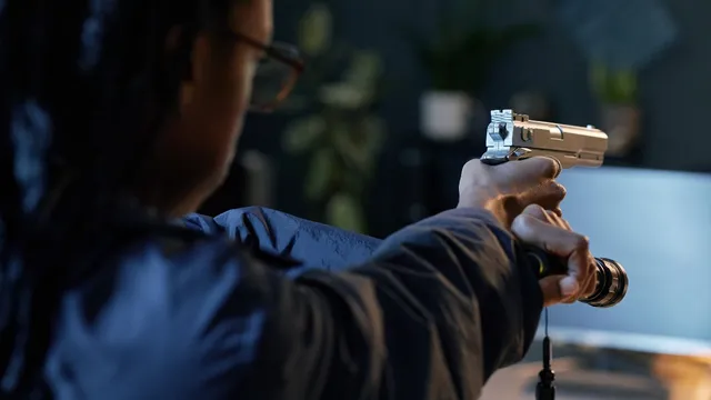 Bullet Firing: మనిషికి బుల్లెట్ దిగితే.. ఎంత సేపట్లో చనిపోతాడో తెలుసా..?
