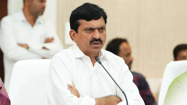 BIG BREAKING : వాళ్లకి రూ.5లక్షలు ఇస్తాం.. మంత్రి పొంగులేటి సంచలన ప్రకటన!