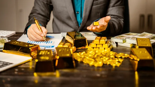 Gold Vs Assets: బంగారం vs ల్యాండ్.. ఎందులో ఇన్వెస్ట్ చేస్తే లాభాలో మీకు తెలుసా?