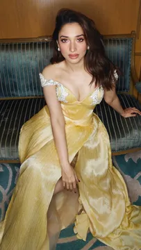 గోల్డెన్ డ్రెస్ లో అదిరిపోయిన మిల్కీ బ్యూటీ! పిక్స్ చూశారా