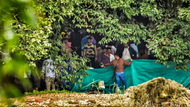 Dharmasthala case : ధర్మస్థలలో శవాల గుట్టలు.. దొరికిన  25 ఎముకలు ఎవరివి?