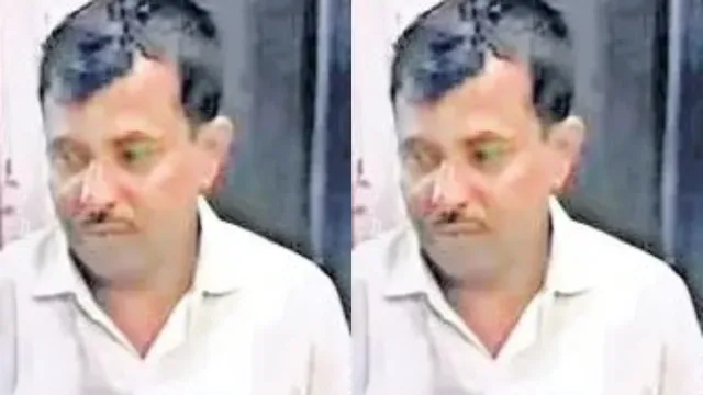 Crime News: జీతం రూ.15 వేలు.. ఆస్తులు 100 కోట్లు... కుప్పలు తెప్పలుగా క్లర్క్ అవినీతి