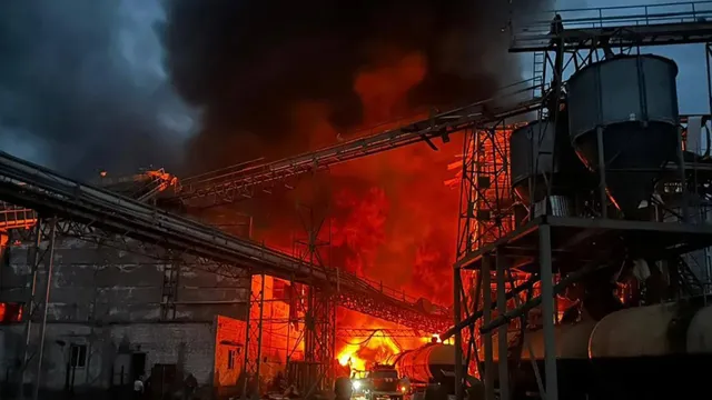 Russia-Ukraine War: రష్యాకు బిగ్ షాక్.. ఆయిల్ రిఫైనరీని పేల్చేసిన ఉక్రెయిన్