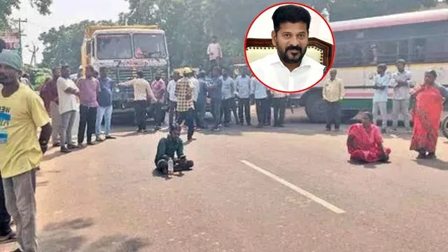 Indiramma Houses: రేవంత్ రెడ్డి మోసం చేశారు.. రోడ్డుపై పెట్రోల్ తాగిన దంపతులు..