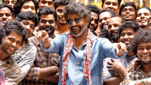 Coolie vs War 2 Collections: ఓపెనింగ్ వీకెండ్ దుమ్మురేపిన 'కూలీ'.. 200 కోట్ల క్లబ్​లోకి ఎంట్రీ!