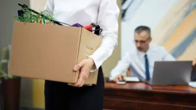 Dentsu Lays Off:  ఉద్యోగులకు డెంట్సు బిగ్ షాక్..  3,400 మంది ఔట్!