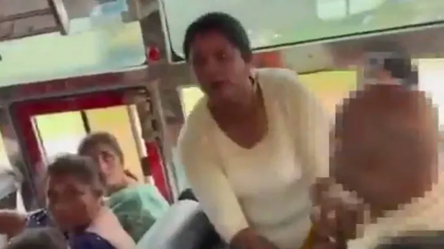 AP BUS :  సిగ్గులేదారా నా సీట్లో ఎలా కూర్చున్నావ్.. బస్సులో  చెప్పుతో దాడి చేసిన మహిళ!