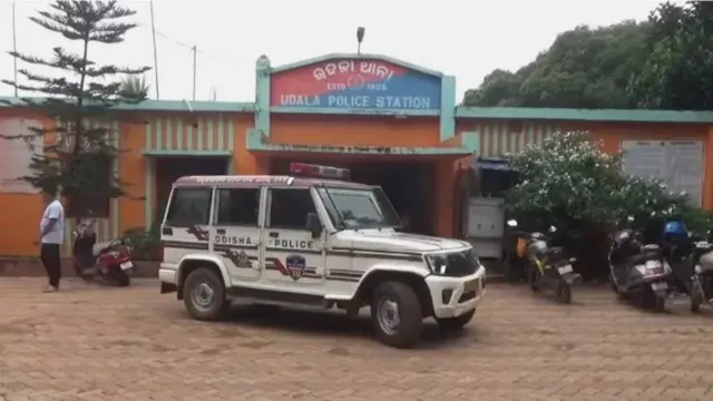 Crime : దారుణం..  22 ఏళ్ల మహిళపై ఐదుగురు అత్యాచారం