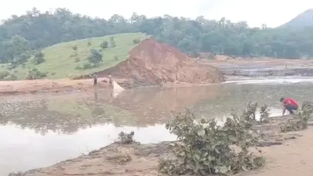 Chhattisgarh: డ్యామ్ కూలి నలుగురు మృతి.. ముగ్గురు గల్లంతు
