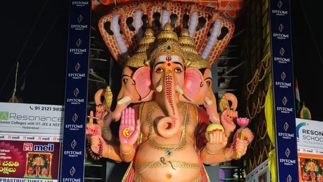 Khairatabad Ganesh Laddu:  ఖైరతాబాద్ గణేషుడి లడ్డూను ఎందుకు వేలం వేయరంటే?