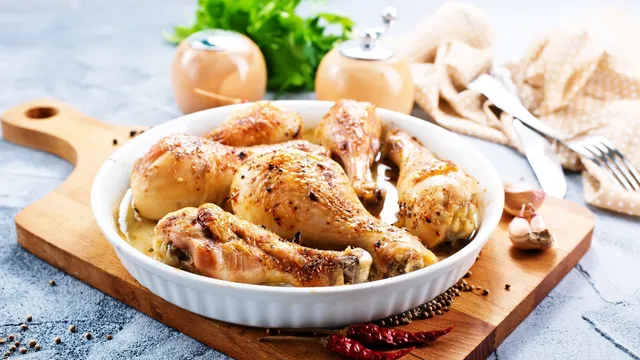Chicken: ఉడకని చికెన్ తినడం వల్ల పక్షవాతం వస్తుందా?.. వైద్యుల అభిప్రాయం తెలుసుకోండి