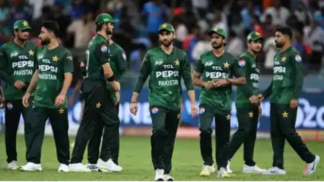 pakistan: యూఏఈతో మ్యాచ్ ముందు పాక్ ఓవరాక్షన్..చివరకు మ్యాచ్ విన్..సూపర్-4 లోకి ఎంట్రీ..