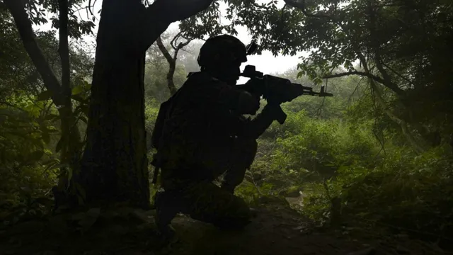 BIG BREAKING: జమ్మూ కశ్మీర్‌లో ఎన్‌కౌంటర్.. భద్రతా బలగాలకు చిక్కిన  జైషే మహమ్మద్ ఉగ్రవాదులు!